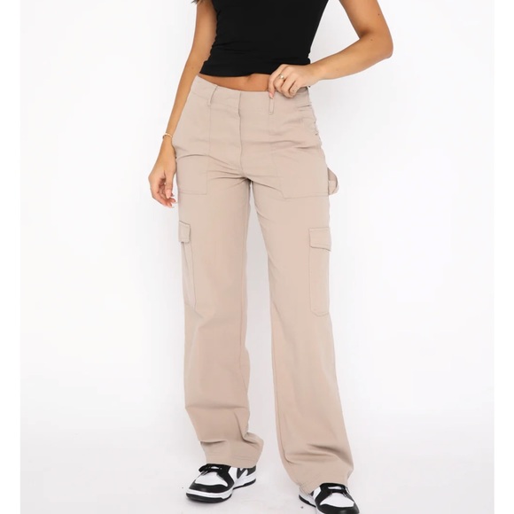 White Fox Boutique - Know Your Worth Low Rise Cargo Pants Beige (XS) brand new - Picture 6 of 9